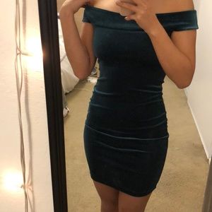 Off shoulder bodycon dress
